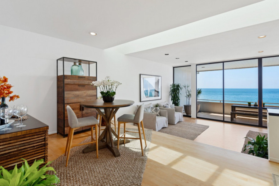 ‘Wonder Woman’ beauty Gal Gadot has splashed out $5 million on an ocean front home in Malibu.