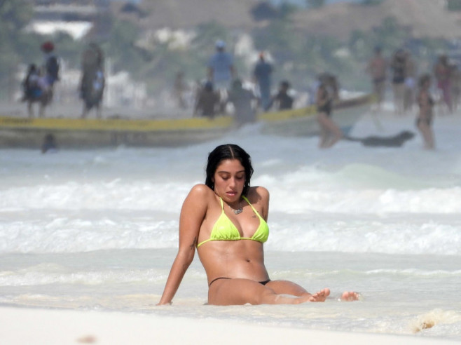 *PREMIUM EXCLUSIVE NO WEB UNTIL 2PM EST 9TH DEC* Madonnas daughter Lourdes Leon and her boyfriend look the picture of happiness as they relax on a paradise vacation together