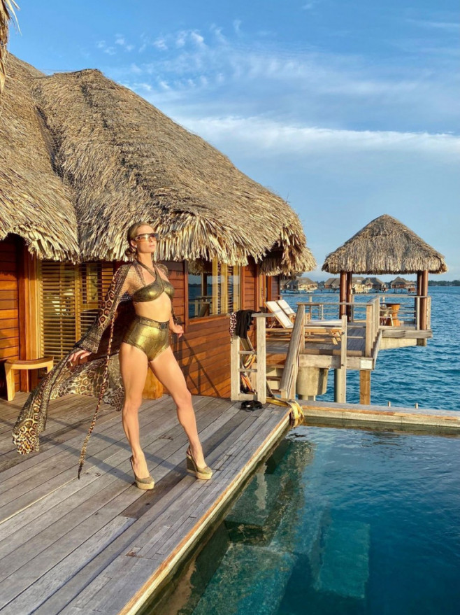 Exclusive - Paris Hilton and Carter Reum on holiday, Four Seasons, Bora Bora - 05 Nov 2020