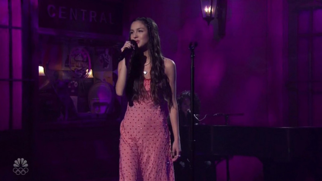 Olivia Rodrigo makes her Saturday Night Live debut with Drivers License and Good 4 U performances