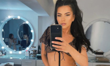 Inna, campioana costumelor de baie. Născută la mare, solista adoră să facă plajă oriunde, chiar și pe balcon