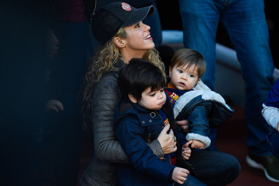 Shakira, alături de cei doi băieți ai ei, Milan și Sasha