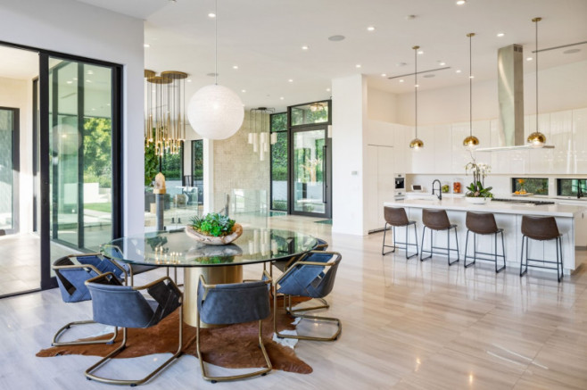 Brooklyn Beckham and Nicola Peltzs first home together - a $10.5 million (USD) Beverly Hills mansion