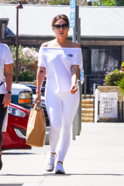 *EXCLUSIVE* Lady Gaga cuts a casual look during a visit to a grocery store in Malibu