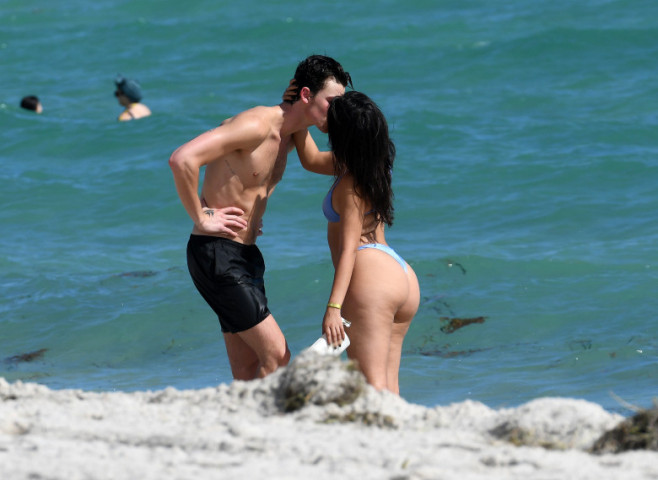 PREMIUM EXCLUSIVE: *NO WEB UNTIL 8PM EDT 4TH NOV* Bikini clad Camila Cabello and boyfriend Shawn Mendes enjoy the beach in Miami