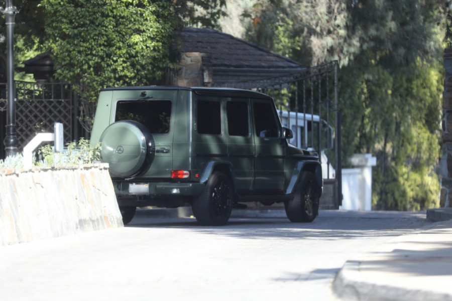 Justin and Hailey Bieber go house hunting in the 90210!