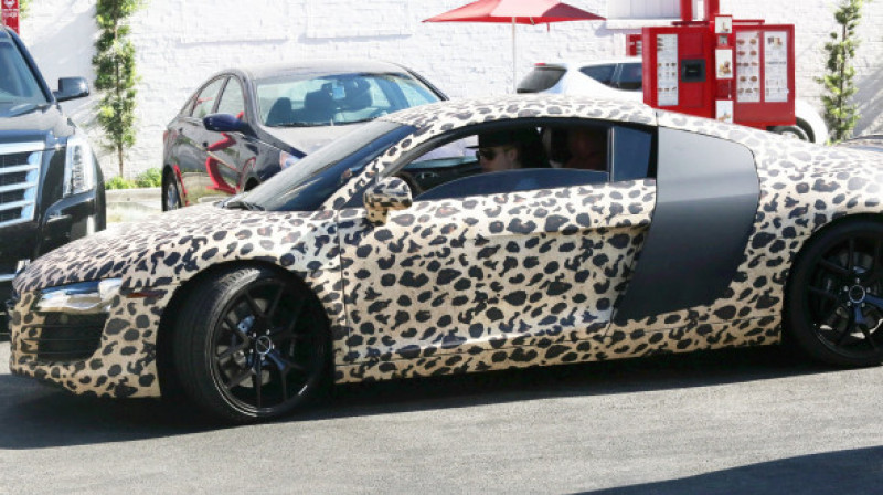 Justin Bieber is a cheap date in his Audi R8 - Part 2