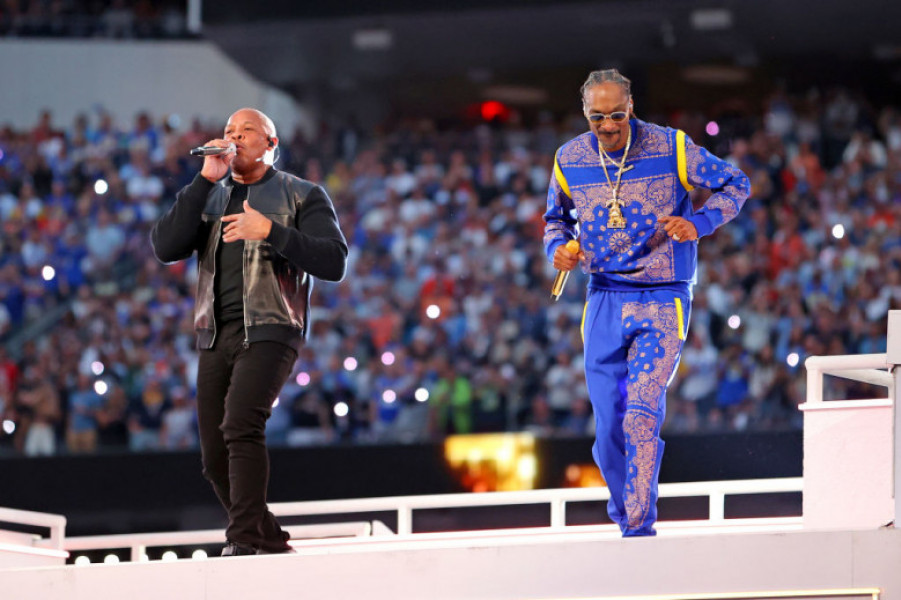 Dr. Dre, Mary J Blige, Snoop Dogg, Eminem și 50 Cent la Super Bowl