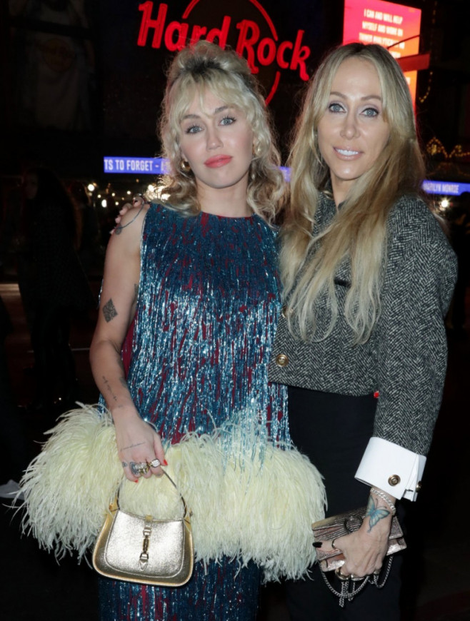 Miley Cyrus și mama ei Tish Cyrus/ Profimedia