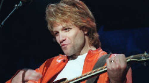 Fiul lui Jon Bon Jovi, apariție inedită într-o revistă de modă pentru bărbați. Cât de mult seamănă Jake cu tatăl lui