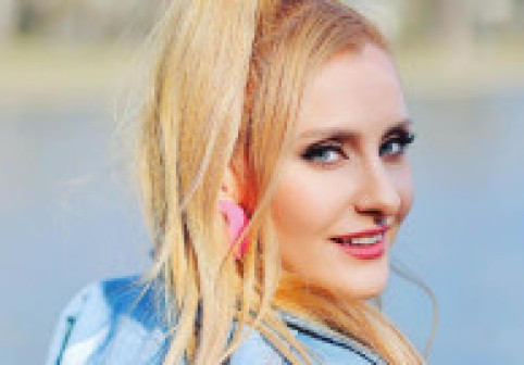 Cine i-a schimbat destinul Alinei Sorescu. Artistul care a lansat-o în muzică și i-a dat încrederea să urce pe scenă