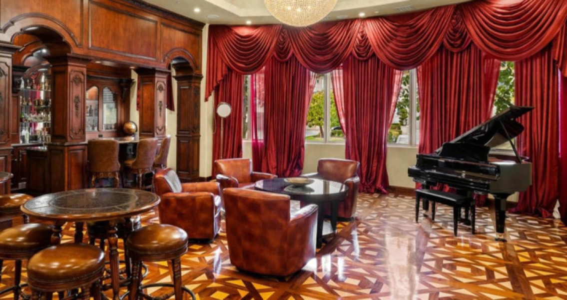 Britney Spears has just bought this house in Calabasas, California for $11.8 million.