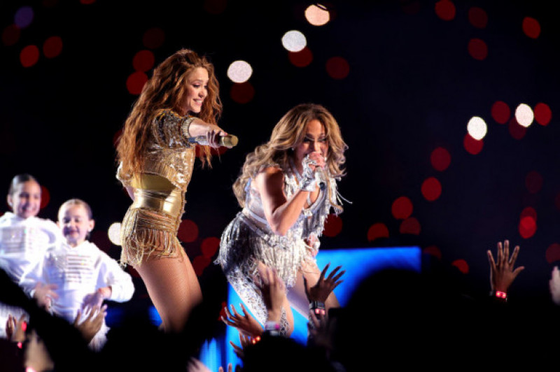 Jennifer Lopez și Shakira la Super Bowl 2021