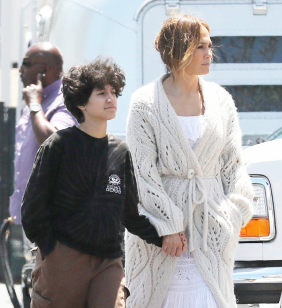 PREMIUM EXCLUSIVE Jennifer Lopez Gives Wedding Day Vibes By Rocking Gorgeous White Dress To Visit Ben On Set [NO SIPA]