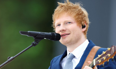 Ed Sheeran s-a confruntat cu tulburări de alimentație după ce s-a comparat cu Justin Bieber și Shawn Mendes: „Mă consideram gras”