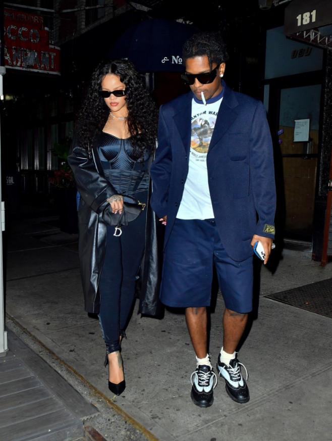 *PREMIUM-EXCLUSIVE* Rihanna and ASAP Rocky go for a late-night dinner date in NYC