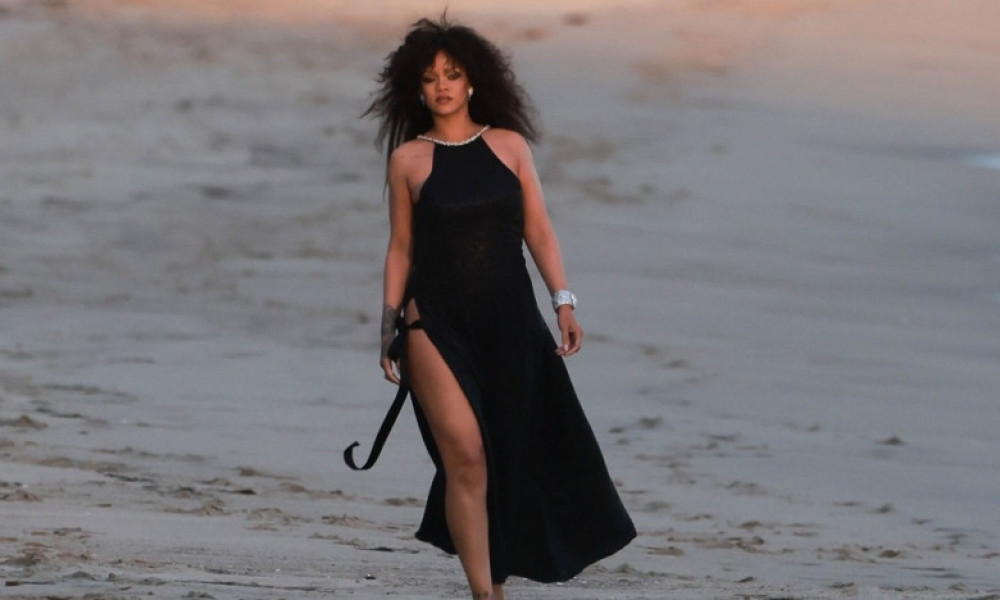 *PREMIUM-EXCLUSIVE* Rihanna proudly flaunts her post-partum 'Mom Bod' during a sultry Chanel Photoshoot on Malibu beach!