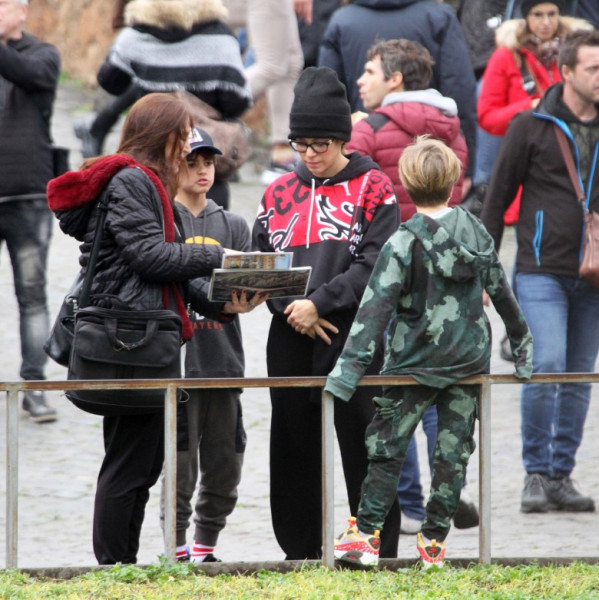 *EXCLUSIVE* WEB MUST CALL FOR PRICING  - Colombian singer Shakira was pictured enjoying a fun day out with her 2 sons by visiting the Colosseum in Rome.