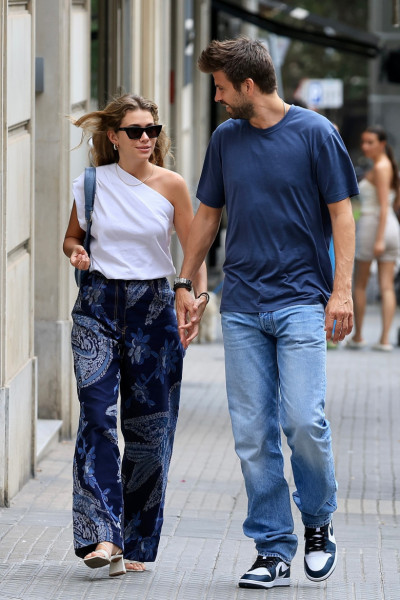 EXCLUSIVE: Gerard Pique And Girlfriend Clara Chia Enjoy A Lunch Date Together