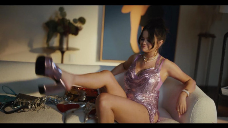 Selena Gomez în videoclipul melodiei Single Soon/ Profimedia