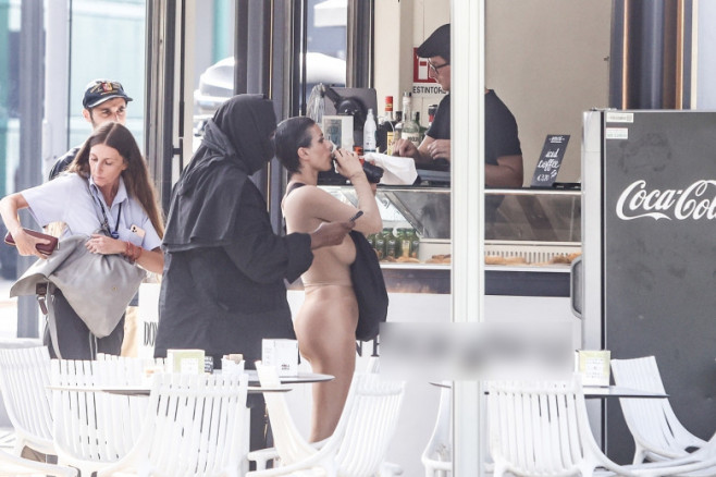 *PREMIUM-EXCLUSIVE* Bianca Censori steps out in a nude catsuit while vacationing in Italy with Kanye West *WEB EMBARGO UNTIL 1:30 PM ET ON August 22, 2023*