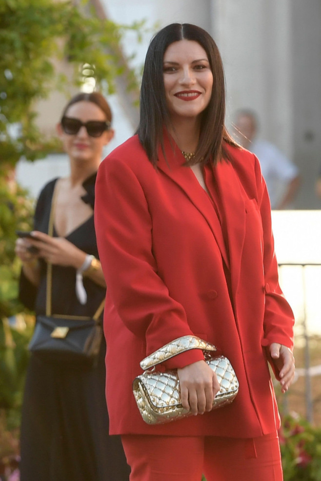 Rome, Italy. 08th July, 2022. Laura Pausini attends at the Valentino The beginning fashion show at Piazza di Spagna. Credit: SOPA Images Limited/Alamy Live News