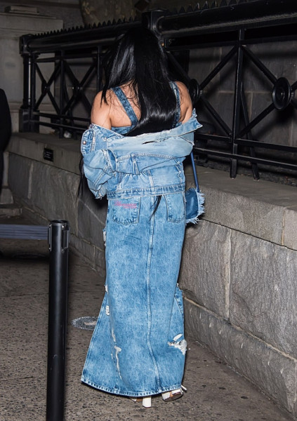 Lourdes Leon arrives late to Marc Jacobs Runway Show in New York City