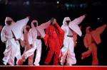 Rihanna a făcut spectacol în pauza Super Bowl; cântăreaţa este din nou însărcinată