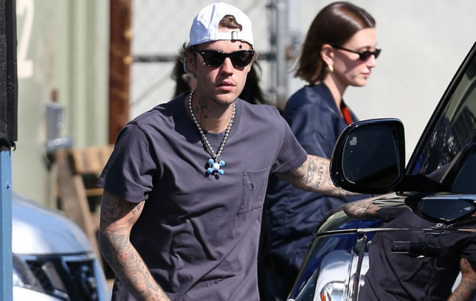 Justin and Hailey Bieber are seen out for lunch