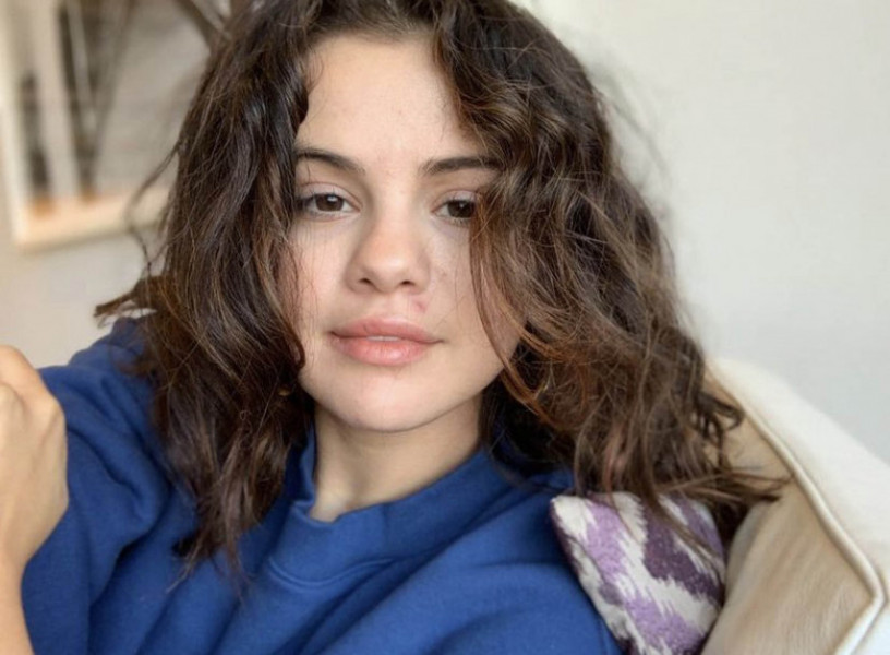 Selena Gomez shares a series of makeup free selfies