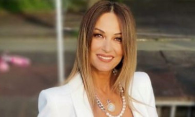 Anca Țurcașiu, apariția în lenjerie care i-a lăsat mască pe fani. Are 52 de ani, dar pare că timpul nu trece peste ea: 