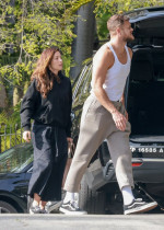 Dan Reynolds, surprins alături de actrița Minka Kelly