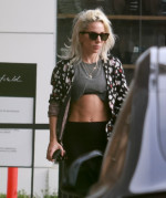 *EXCLUSIVE* Lady Gaga shows off her incredible six-pack abs shopping in Malibu***web must call for pricing*** shot 05/17/23
