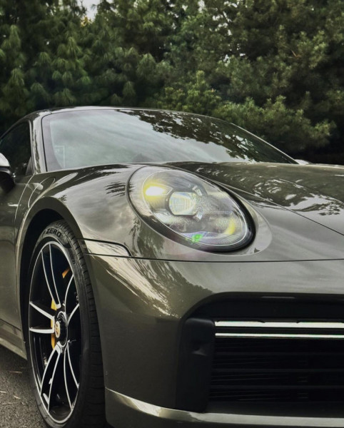 Selly și-a cumpărat mașina visurilor sale/ Foto: Instagram