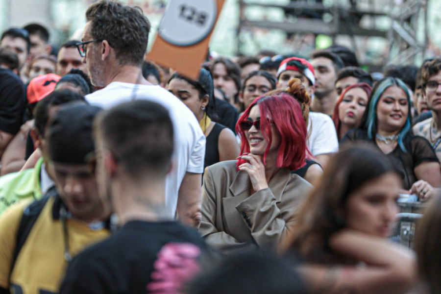 Megan Fox enjoys her boyfriend Machine Gun Kelly's show at GP WEEK at Allianz Parque in São Paulo