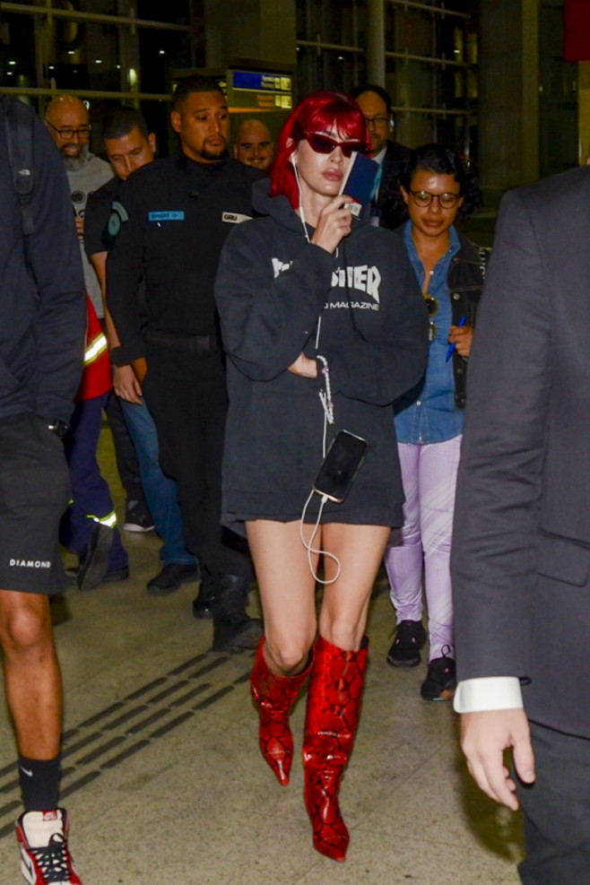 Megan Fox was spotted boarding at Guarulhos after F1 and Machine Gun Kelly´s concert in Brazil