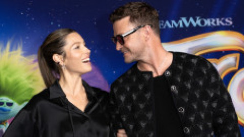 Frumoasa Jessica Biel, în fustă mini, la brațul lui Justin Timberlake. Prima apariție în public după dezvăluirile lui Britney Spears