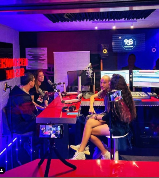 Claudia Pavel face un podcast în SUA