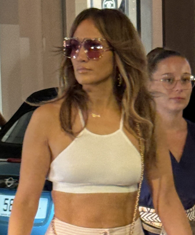 J Lo Looks Sexy While Shopping In St. Barth