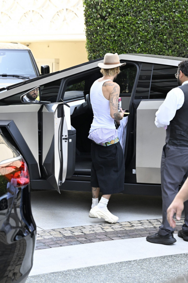 Justin Bieber Arrives At Waldorf Astoria In Beverly Hills - 8 Aug 2024