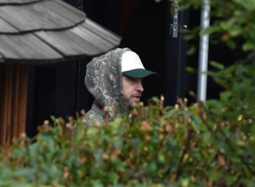 *EXCLUSIVE* The American singer-songwriter and record producer Justin Timberlake and wife Jessica Biel out having some lunch before Justin's concert tonight at Co Op Live Manchester.