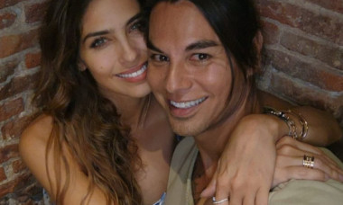 Iubita lui Julio Iglesias Jr., răvășitoare într-o rochie mini, în vacanță în Paris. Fanii: „Ești superbă!”