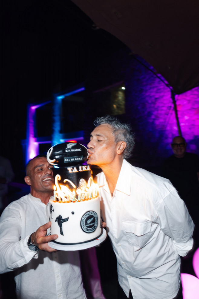 Rita Ora la petrecerea lui Taika Waititi/ Profimedia: PREMIUM EXCLUSIVE RARES APPLY - CALL FOR FEES - Taika Waititi Celebrates 50th Birthday With Elaborate Party In Ibiza With Wife Rita Ora And Friends - 15 Aug 2024