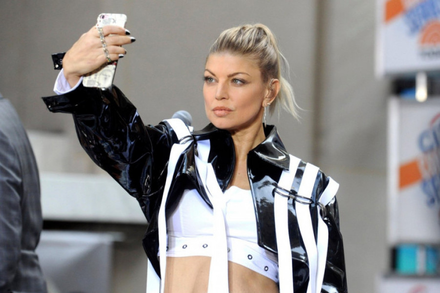 New York, New York, USA. 22nd Sep, 2017. Fergie live on stage during the 'NBC Today Show Citi Concert Series' at Rockefeller Plaza on September 22, 2017 in New York City. Credit: Geisler-Fotopress/Alamy Live News