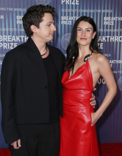 Charlie Puth și Brooke Sansone/ Profimedia
