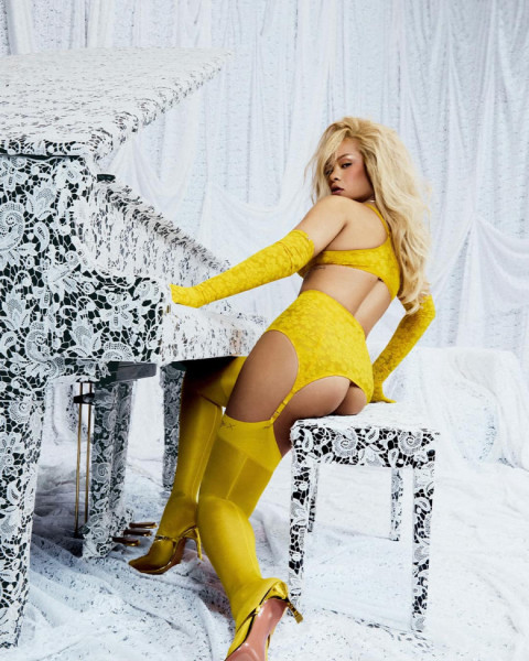 rihanna (10)