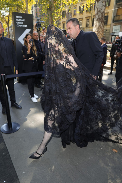 Dolce and Gabbana fashion show guest entrance