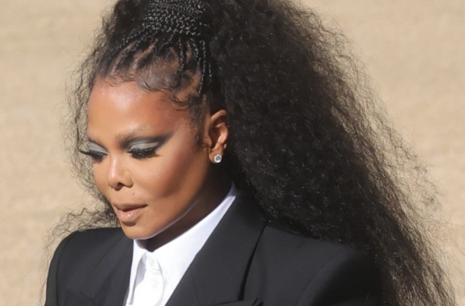 Janet Jackson arrived Alexander McQueen fashion show