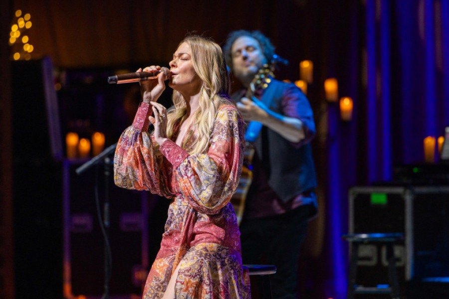 LeAnn Rimes performs during JOY The Holiday Tour in Miami