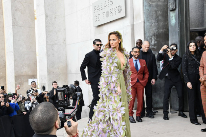 Elie Saab : Outside Arrivals - Paris Fashion Week - Haute Couture Spring/Summer 2024